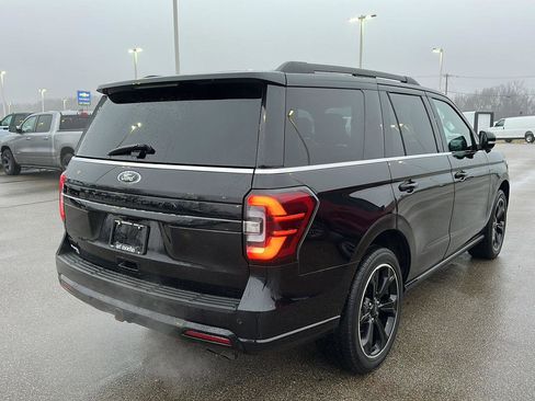 Used 2024 Ford Expedition Limited image 10