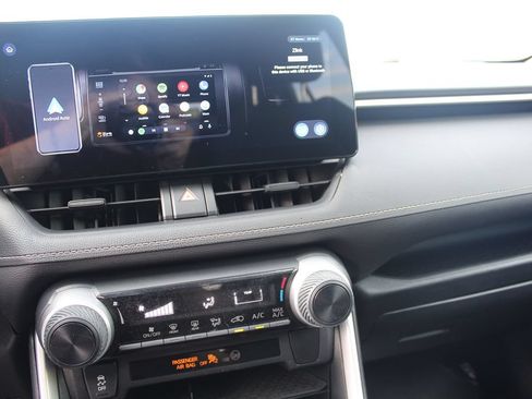 Used 2019 Toyota RAV4 LE w/ Carpet Mat Package FWD image 25