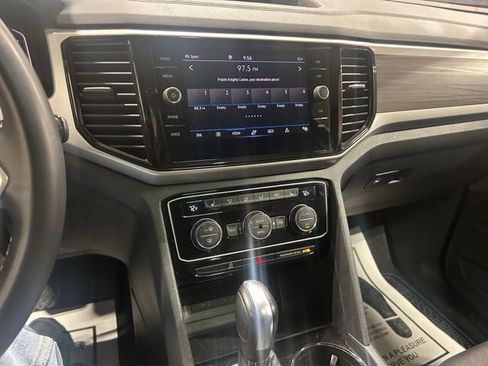 Used 2022 Volkswagen Atlas SEL AWD/4WD image 16