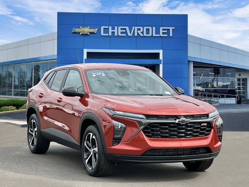 Certified 2024 Chevrolet Trax RS w/ Driver Confidence Package FWD image 6