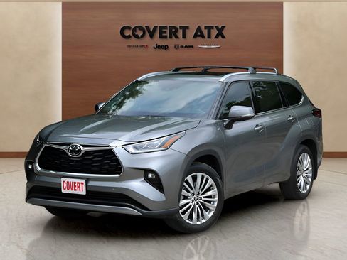 Used 2026 Toyota Highlander Platinum AWD/4WD image 1