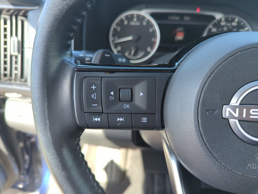 Used 2022 Nissan Pathfinder SV AWD/4WD image 22