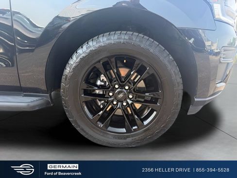 Used 2024 Ford Expedition XLT AWD/4WD image 11