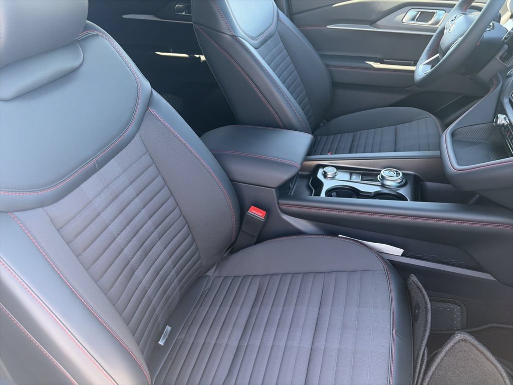 New 2026 Ford Explorer ST-Line w/ ST-Line Street Pack RWD image 34