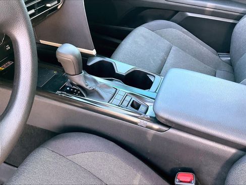 Used 2025 Toyota Camry LE w/ Convenience Package FWD image 16