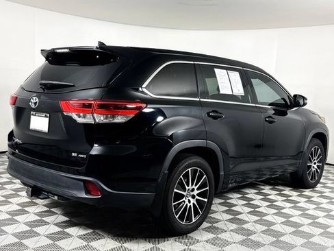 Used 2017 Toyota Highlander SE AWD/4WD image 8