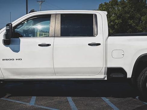 Used 2022 Chevrolet Silverado 2500 Custom w/ Custom Convenience Package AWD/4WD image 19