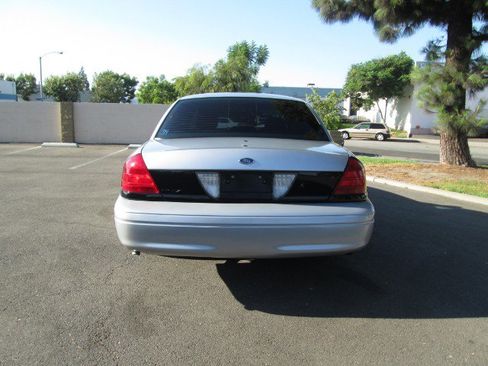 Used 2008 Ford Crown Victoria Police Interceptor image 5