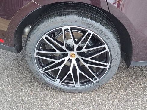 New 2026 Porsche Macan image 12