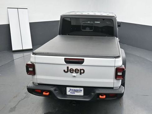 Used 2024 Jeep Gladiator Mojave w/ Technology Group AWD/4WD image 21