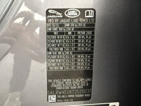 Used 2026 Land Rover Discovery Limited Edition AWD/4WD image 19