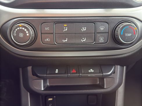 Used 2017 Chevrolet Colorado LT w/ LT Convenience Package RWD image 26