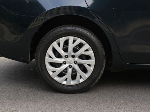 Used 2018 Toyota Corolla LE image 10
