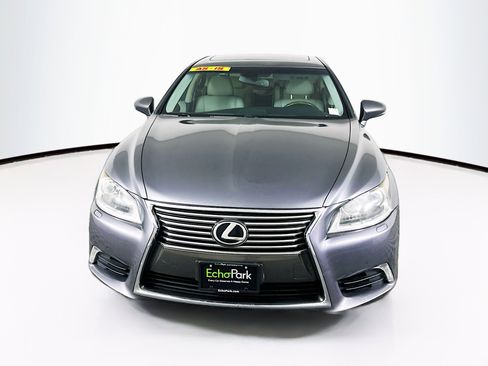 Used 2013 Lexus LS 460 w/ Comfort Pkg RWD image 2