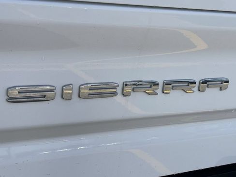 Used 2024 GMC Sierra 2500 AT4 w/ Technology Package AWD/4WD image 7