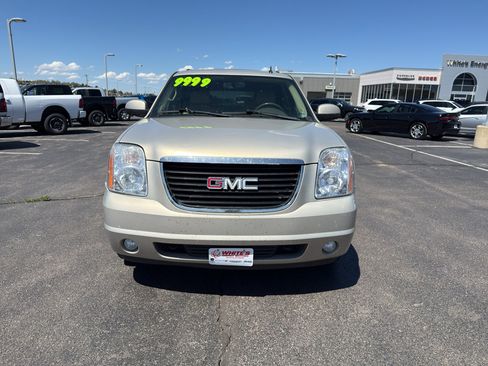 Used 2008 GMC Yukon XL SLT w/ SLT Preferred Equipment Group AWD/4WD image 2