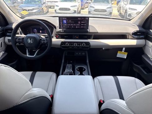 New 2026 Honda Pilot Touring image 19