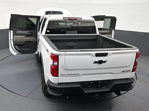 Used 2025 Chevrolet Silverado 1500 ZR2 w/ Technology Package AWD/4WD image 32