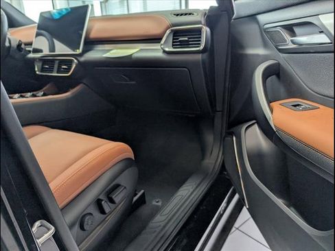 New 2025 VinFast VF 8 Plus image 18