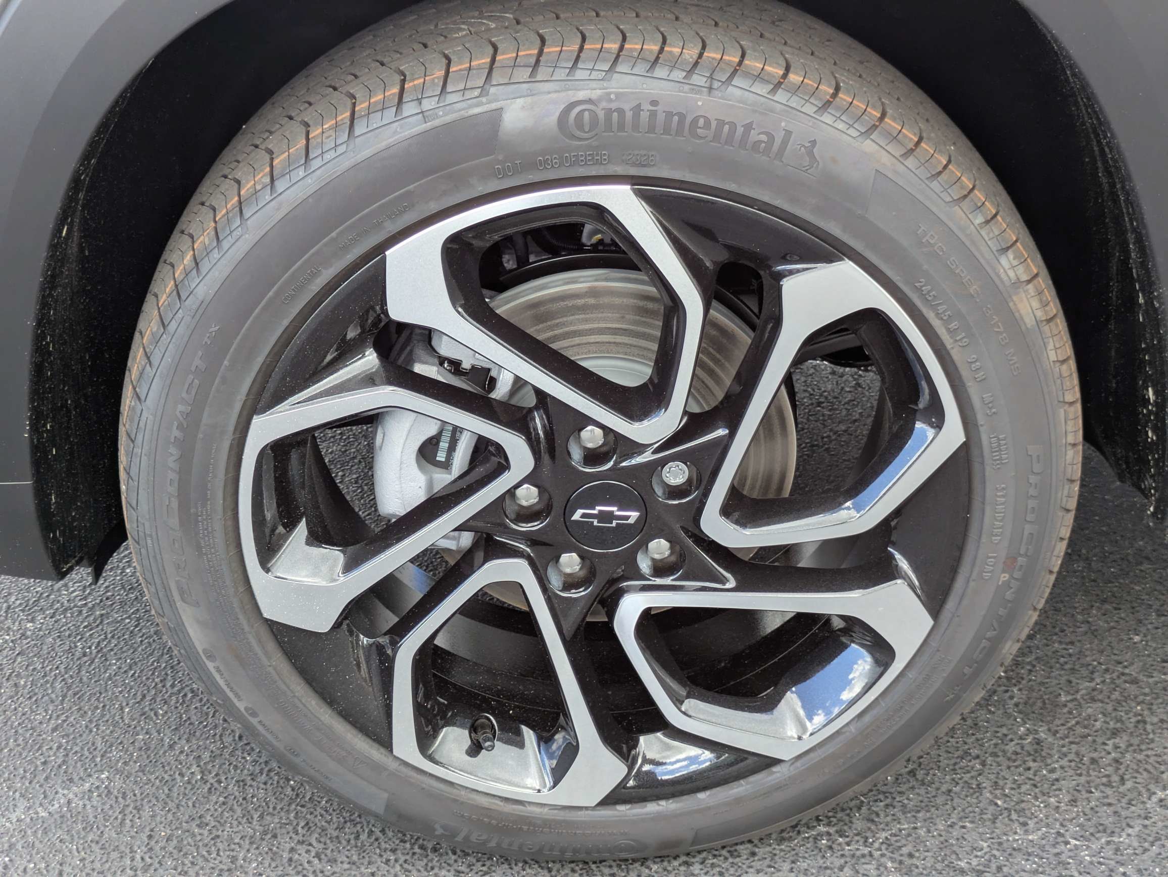 New 2026 Chevrolet Trax RS w/ Sunroof Package FWD image 33