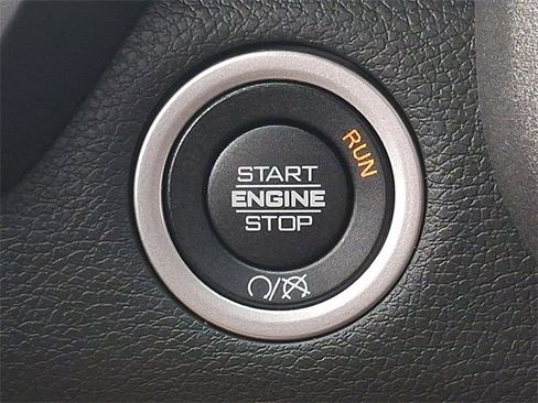 Used 2024 RAM 2500 Tradesman w/ Chrome Appearance Group image 21