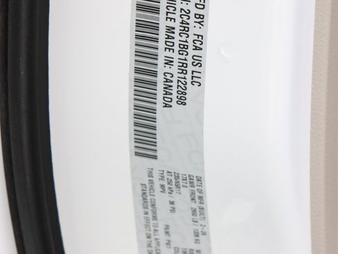 Used 2024 Chrysler Pacifica Touring-L FWD image 33