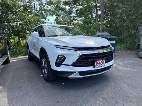 Used 2024 Chevrolet Blazer LT AWD/4WD image 2