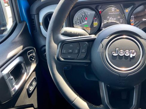 Used 2024 Jeep Wrangler Unlimited AWD/4WD image 24