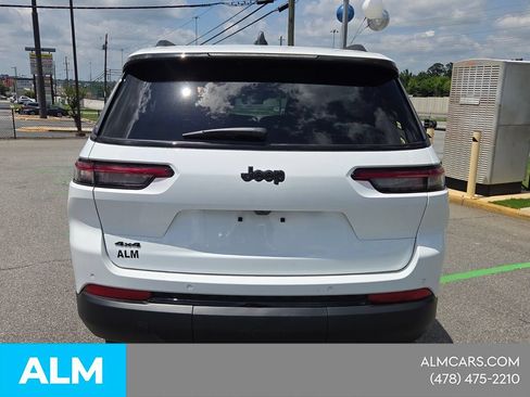 Used 2025 Jeep Grand Cherokee L Altitude AWD/4WD image 14