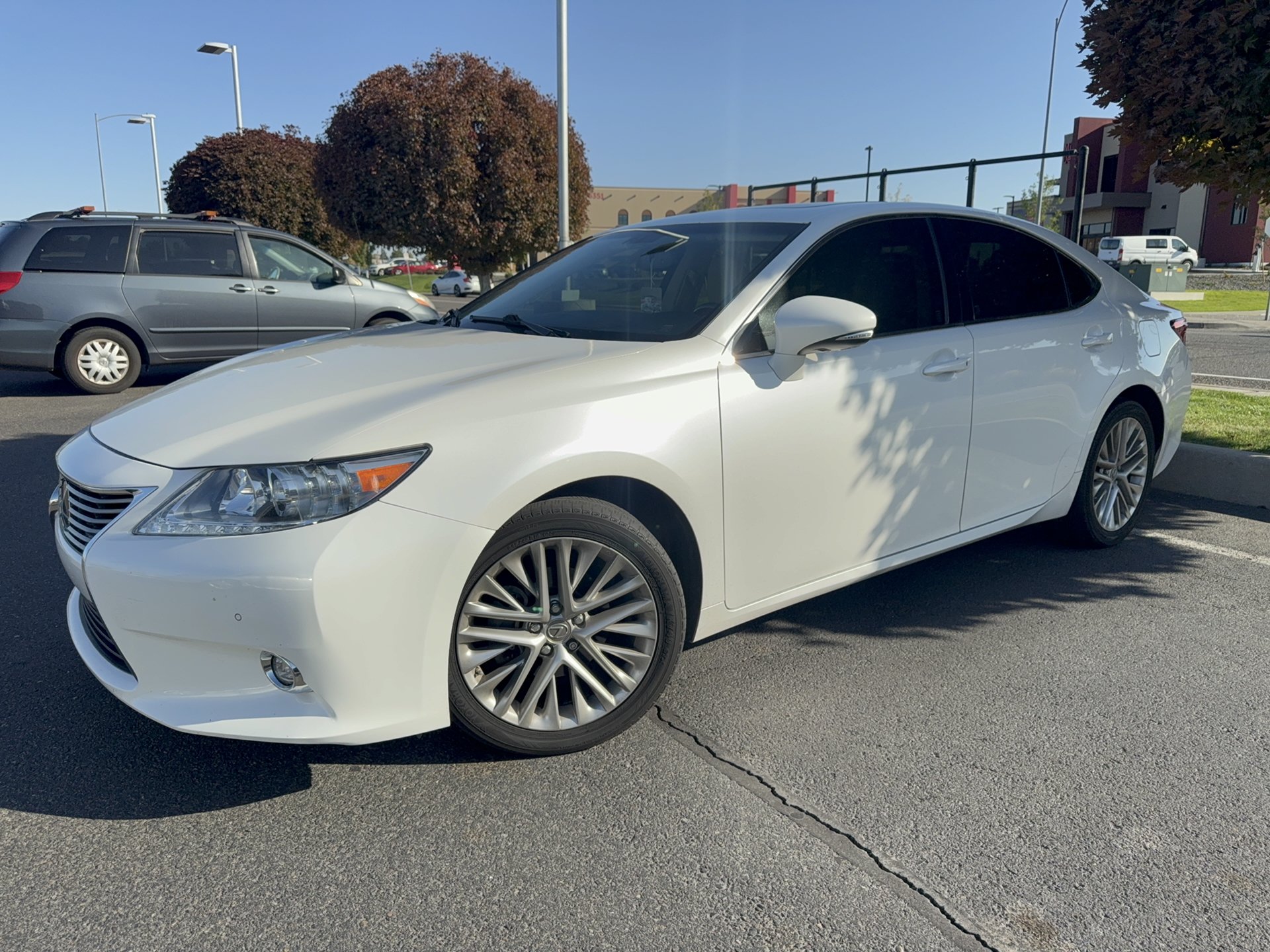 Used 2015 Lexus ES 350 w/ Luxury Package FWD image 34
