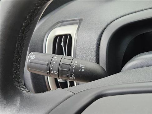Used 2025 Ford Expedition Active RWD image 22