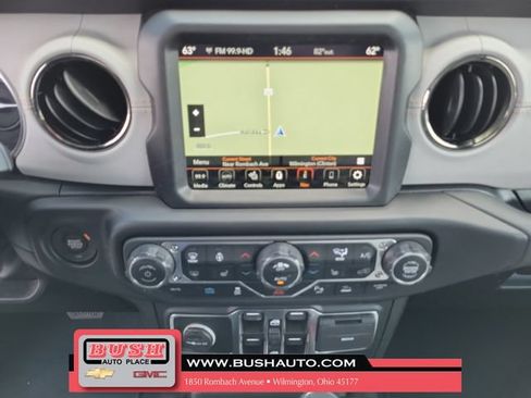 Used 2022 Jeep Wrangler Unlimited Sahara AWD/4WD image 25