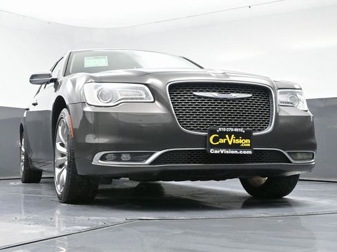Used 2019 Chrysler 300 Limited image 50