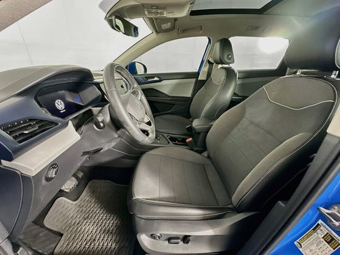 Used 2023 Volkswagen Taos SE w/ Panoramic Sunroof Package FWD image 13
