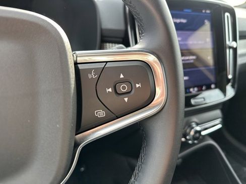 Certified 2025 Volvo XC40 B5 Plus image 27