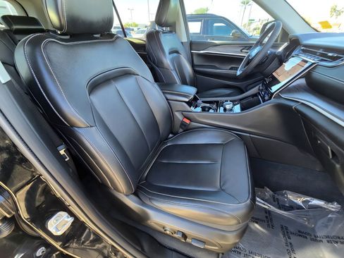 Used 2023 Jeep Grand Cherokee Limited w/ Trailer Tow Prep Group (B) image 19