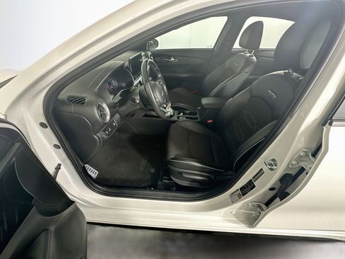 Used 2022 Kia Forte GT-Line w/ GT-Line Technology Package FWD image 13
