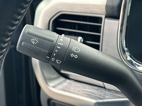 Used 2022 Ford F150 Lariat image 9