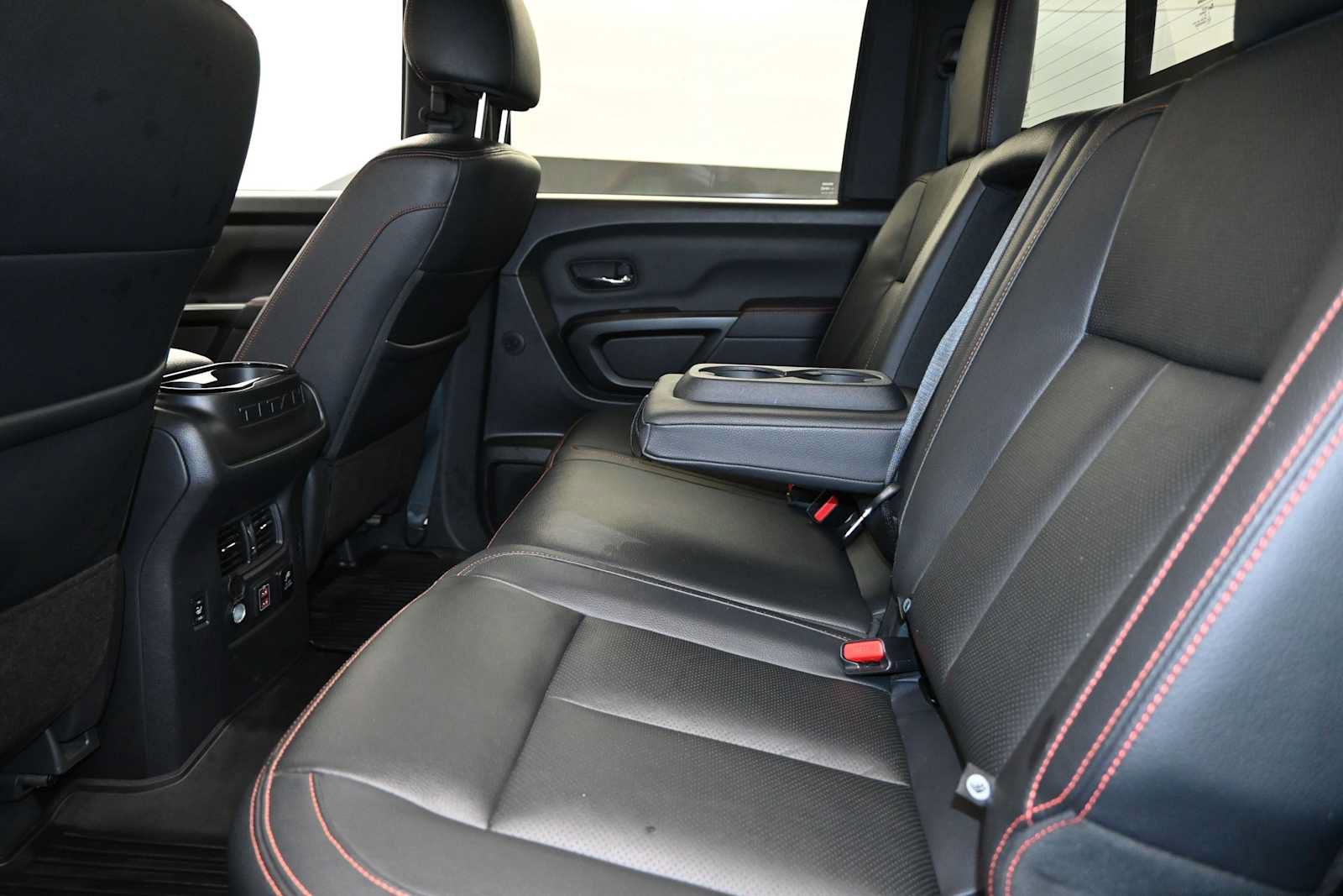 Used 2024 Nissan Titan PRO-4X w/ Pro-4x Convenience Package AWD/4WD image 21