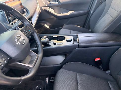 Certified 2025 Nissan Rogue SV AWD/4WD image 18
