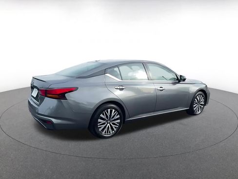Used 2025 Nissan Altima 2.5 SV image 15