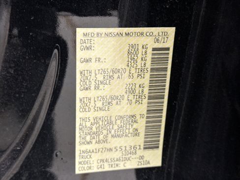 Used 2017 Nissan Titan SV RWD image 11