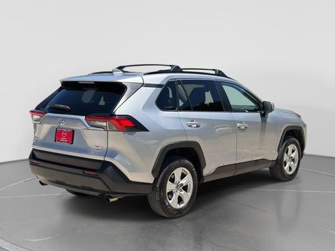 Used 2020 Toyota RAV4 XLE w/ XLE Grade Weather Package AWD/4WD image 4