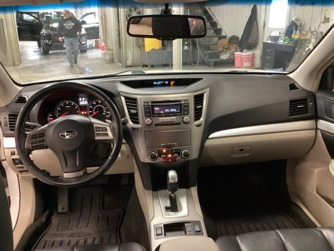 Used 2013 Subaru Outback 2.5i Premium w/ Popular Pkg 1A image 16