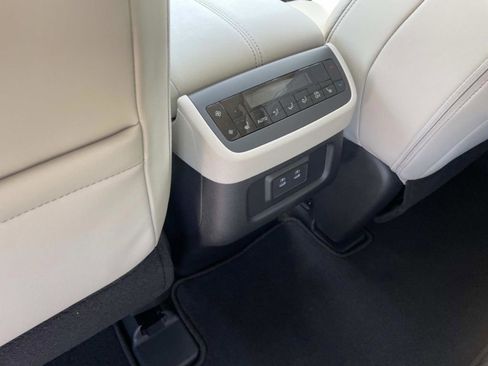 New 2026 Nissan Pathfinder SL image 12