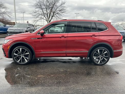 Certified 2024 Volkswagen Tiguan SEL R-Line image 4