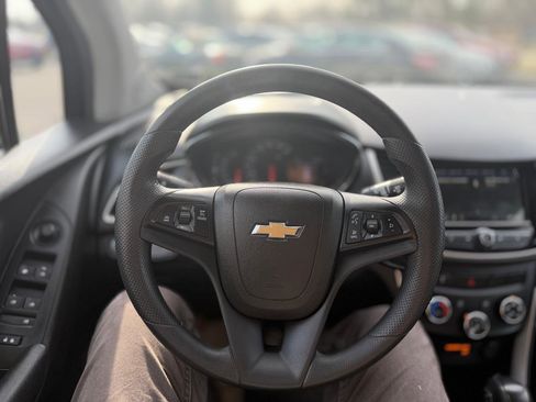 Used 2019 Chevrolet Trax LS w/ Tint and Cruise Package image 23