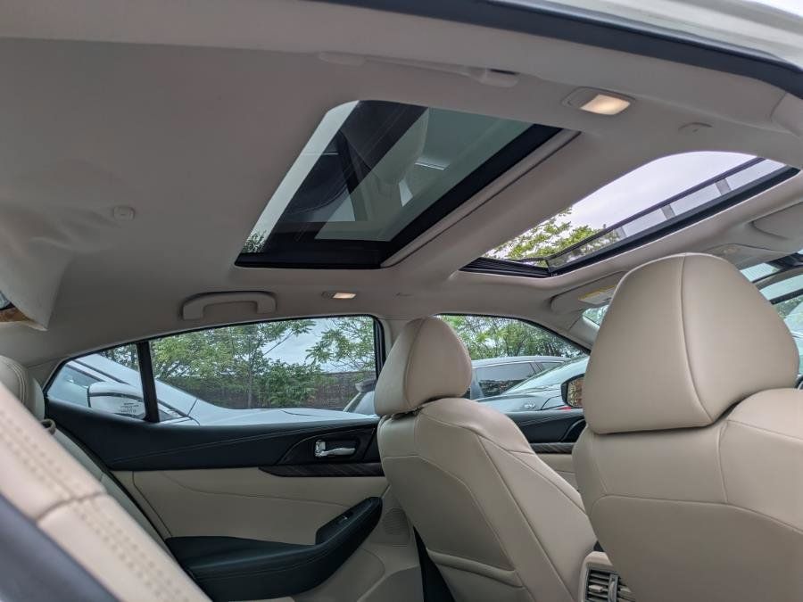 Used 2016 Nissan Maxima Platinum FWD image 10