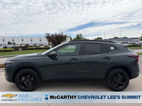 New 2026 Chevrolet Trax LT w/ Driver Confidence Package FWD image 5