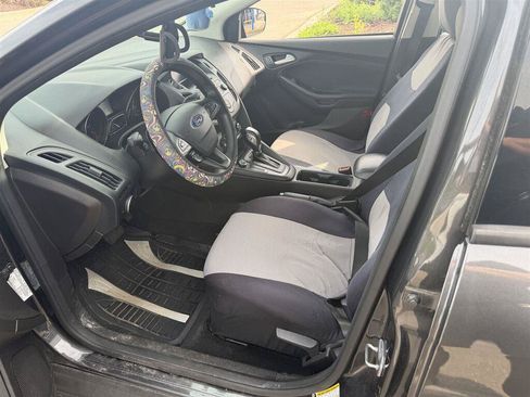 Used 2016 Ford Focus SE FWD image 4